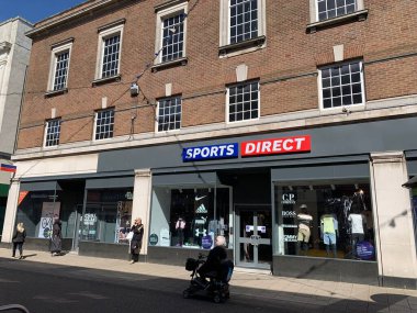 İngiltere, Norfolk, Great Yarmouth, 8 Mayıs 2024 Spor Direktifi, King Caddesi 'nde.