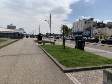 İngiltere, Norfolk, Büyük Yarmouth, 9 Mayıs 2024 Deniz Yürüyüşü Bulutlu bir yaz öğleden sonrası