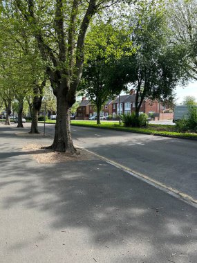 28 Nisan 2025, Blackbird Yolu, Leicester, İngiltere güneşli bir günde çekildi