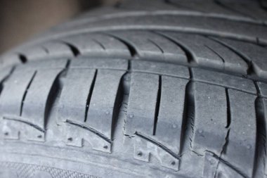 Bir Araba Lastiği Lastik İzleme Örnekleri Yakından Görünümü