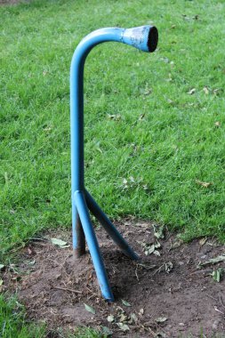 Çocukların konuştuğu mavi tüp şarkı söylemek ya da uzaktan fısıldamak için kullanılır.