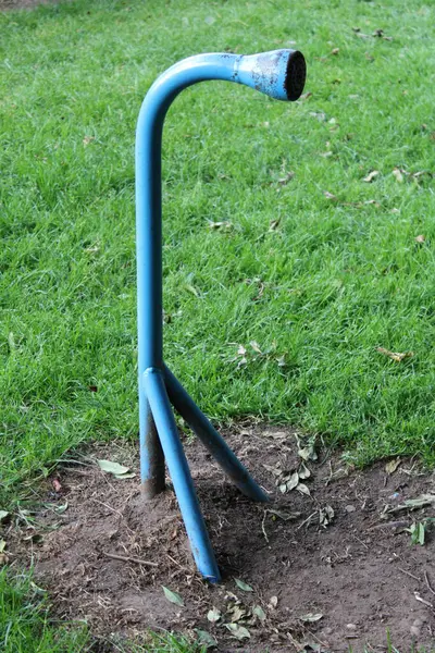 Çocukların konuştuğu mavi tüp şarkı söylemek ya da uzaktan fısıldamak için kullanılır.