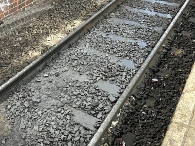 Çakıl ve Platform Kenar Detaylı Demiryolunun Kapanışı