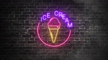 Duvarın arkasında neon levhalar asılı. Dondurma logosu ya da pembe, mor ve sarı neon renkli sembol. Dondurma logosu dizaynlı neon tabela. 