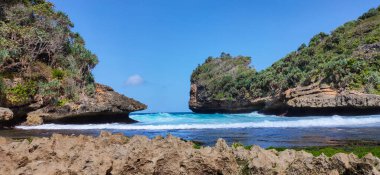 Güney Malang, Doğu Java, Endonezya 'daki Batu Bengkung Sahili' nin güzel manzarası