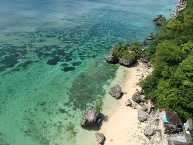 Bali Endonezya 'daki Padang Padang Sahili' nin havadan görüntüsü