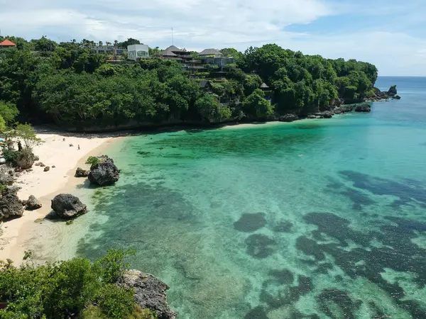 Bali Endonezya 'daki Padang Padang Sahili' nin havadan görüntüsü