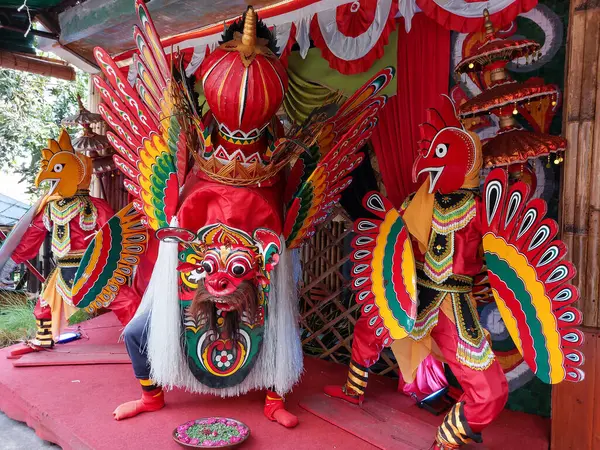 Barong Kemiren 'in Işık ve Rengi, Kemiren Barong Dansı Cava Geleneğinin Büyüsü