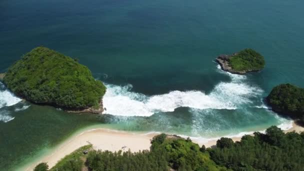 Общий Вид Пляж Таня Пенью Мас Состоит Двух Небольших Островов — стоковое видео