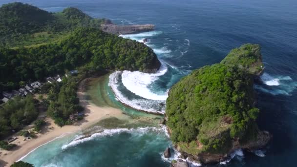 Вид Воздуха Пляжа Бату Бенгкунг Расположенный Маланге Восточная Ява Индонезия — стоковое видео
