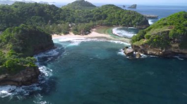 Batu Bengkung Sahili 'nden hava görüntüsü Malang, Doğu Java, Endonezya' da yer almaktadır.