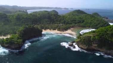 Batu Bengkung Sahili 'nden hava görüntüsü Malang, Doğu Java, Endonezya' da yer almaktadır.