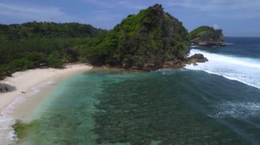 Batu Bengkung Sahili 'nden hava görüntüsü Malang, Doğu Java, Endonezya' da yer almaktadır.