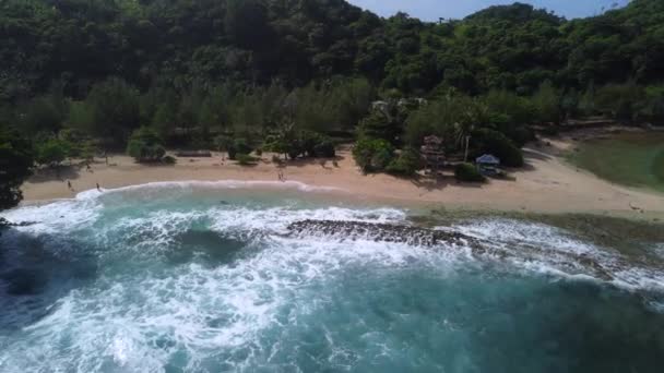 Vista Aérea Praia Batu Bengkung Localizada Malang Java Oriental Indonésia — Vídeo de Stock