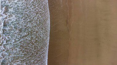 Sandy Sahili 'ne düşen dalgaların hava görüntüsü