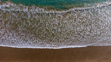 Sandy Sahili 'ne düşen dalgaların hava görüntüsü
