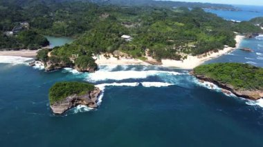 Yüksek irtifa İHA uçuşu Denizden adaya ve Tropikal Doğu Java, Endonezya