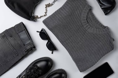 Moda kadınları şık aksesuarlar. Düz yatış, üst görünüm.