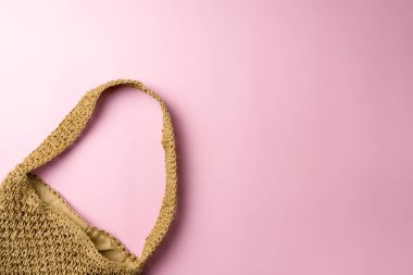 Saman torbası. Yaz modası. Boşluğu kopyala