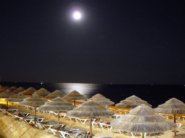 Beach gece