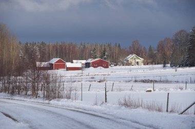İsveç 'in Vestra Goetaland kentindeki Skaraborg' da, Bredebolet 'te güzel bir kış manzarası ve çiftliği var.