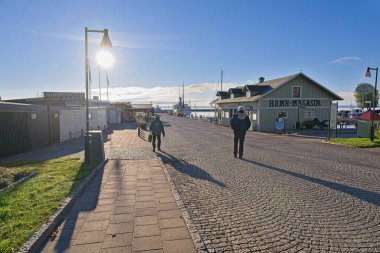 Skaraborg İsveç 'in Hjo kentindeki Vaettern marinasında güneşli bir Ekim gününde