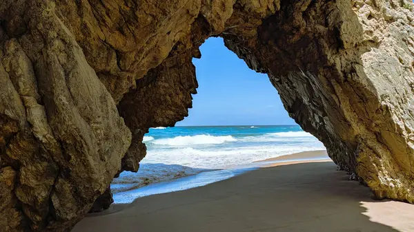 Görkemli Okyanus Manzarası Sandy Sahili Cennet Kıyı Hattı 'ndaki Doğal Kaya Kemer Yolu' ndan