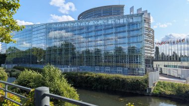 Fransa 'nın Strazburg kentindeki Avrupa Parlamentosu Binası Birlik ve Demokrasinin Sembolü