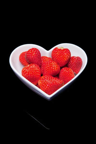 Φράουλες Σχήμα Καρδιάς Μπολ — Φωτογραφία Αρχείου