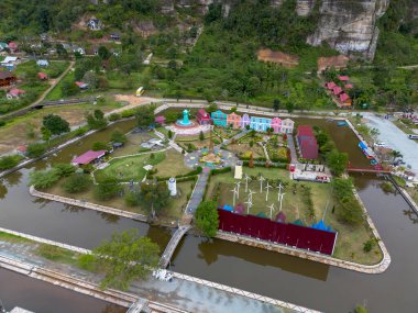 Harau Vadisi, Sumatra Adası, Endonezya 'daki Avrupa Köyü turistik merkezi.