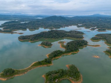 Ulu Kasok Riau 'nun turistik merkezi, Riau' daki Raja Ampat özentisi, Sumatra Adası, Endonezya.