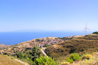 Şehirde güzel bir sahil manzarası