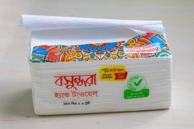 % 100 bakir hamurundan yapılmış yüksek kaliteli Bashundhara el havlusu kağıdı..