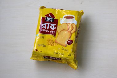 Bisk Kulübü 'nün birinci sınıf rusk bisküvileri, çıtır çıtır buğday ekmeği. Lezzetli çay saati atıştırması, sıfır trans yağ. Kahvaltı ya da ikram için mükemmel..