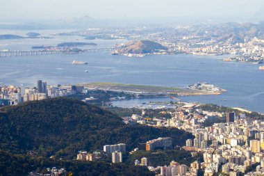 Rio de Janeiro 'daki Santos Dumont havaalanı manzarası.