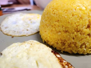 Kuzeydoğu Brezilya 'nın tipik kuskus ve yumurtalı yemekleri..