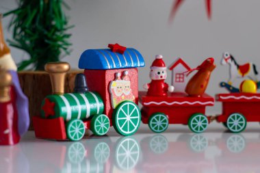 Noel için dekoratif tren