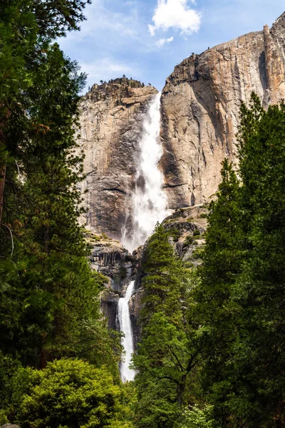 alt yosemite yosemite Milli Parkı içinde düşüyor