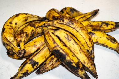 kerala yellow coloured banana riped (nenthra pazham, etha pazham) clipart