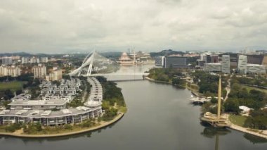 Putrajaya 'nın havadan görünüşü. Kuala Lumpur 'un güneyinde, Malezya' da bir şehirdir.