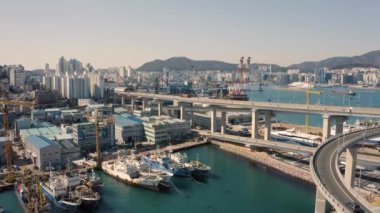 Busan 'ın liman bölgesi. Hava görünümü