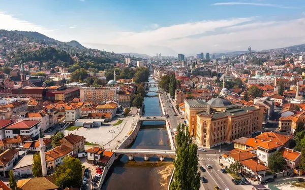 Saraybosna şehir merkezinin havadan görünüşü Bosna-Hersek 'in başkenti