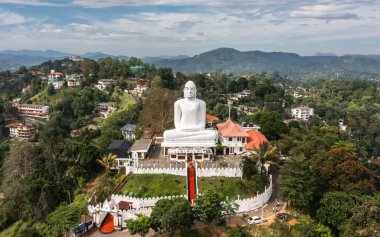 Kandy 'deki Sri Maha Bodhi Tapınağı' nın havadan görünüşü