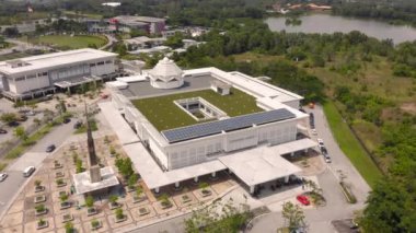 Cyberjaya 'daki Raja Hacı Fi Sabilillah Camii' nin havadan görünüşü