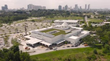 Cyberjaya 'daki Raja Hacı Fi Sabilillah Camii' nin havadan görünüşü