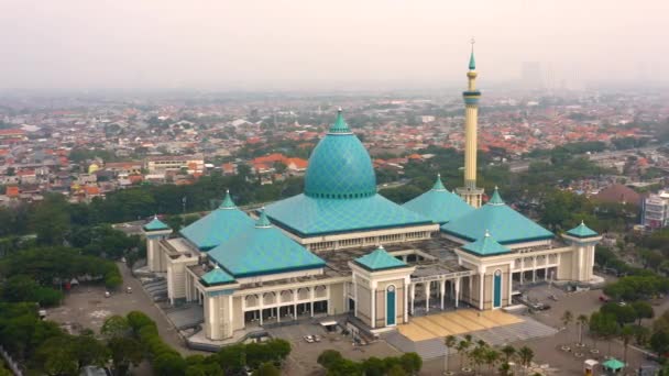 Luchtfoto Van Akbar Nationale Moskee Van Surabaya — Stockvideo