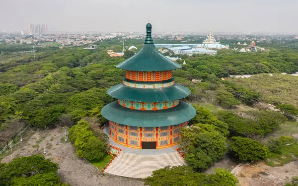 Vista Aérea Pagoda Tian Kenjera Surabaya Fotos de stock