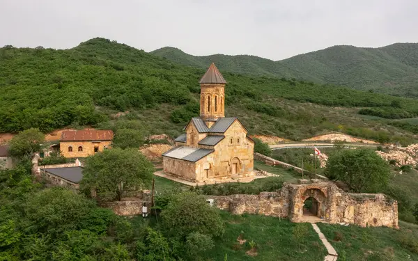 格鲁吉亚Tsughrughasheni修道院的空中景观 免版税图库图片