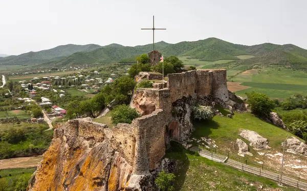 格鲁吉亚Kveshi要塞的空中景观 免版税图库照片