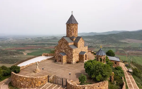 Gürcistan Kvemo Kartli Bölgesindeki Bolnisi Belediyesindeki Aziz Peter Paul Manastırı Telifsiz Stok Imajlar